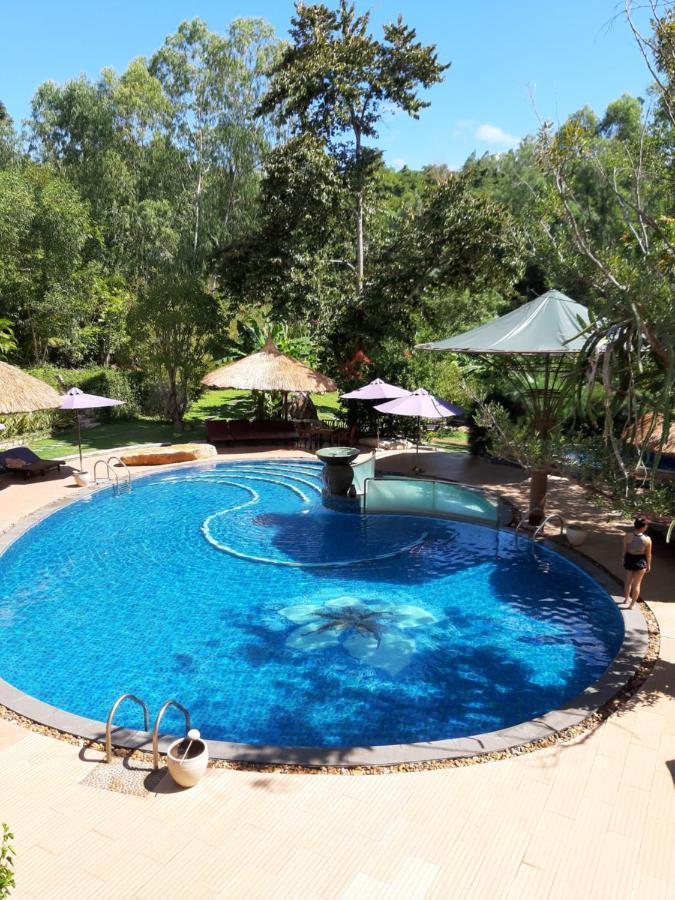 Quang Nhat Hotel Nha Trang Exterior photo